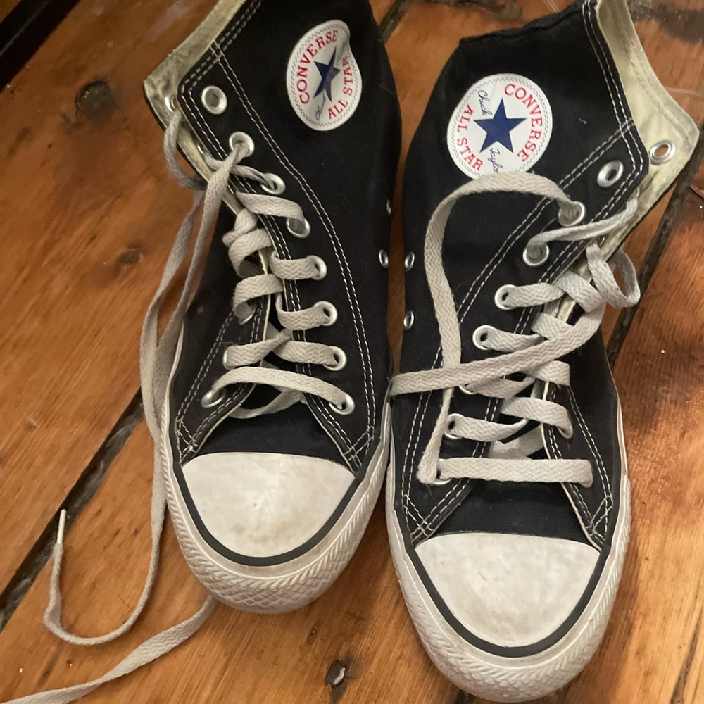 Converse - Picture 2 of 2